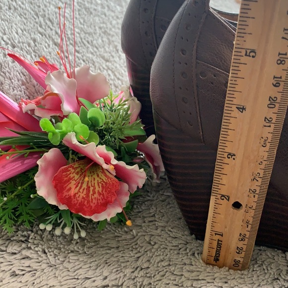 Nine west Leather lace up brown booties size 5.5 - Picture 4 of 5